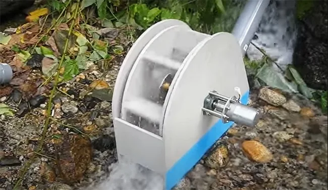 Hoe u een kleine waterkrachtgenerator bouwt